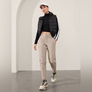 ATHLETA Headlands Hybrid Trek Mid Rise Jogger Size 12